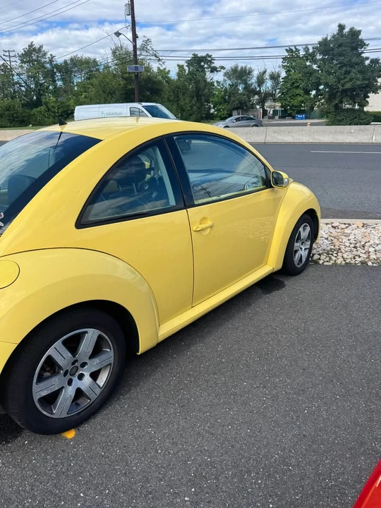 2006 Volkswagen New Beetle - Image 3 of 5