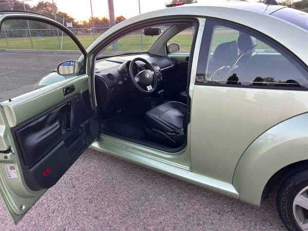 2006 Volkswagen New Beetle - Image 9 of 21