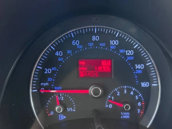 2006 Volkswagen New Beetle - Image 6 of 21