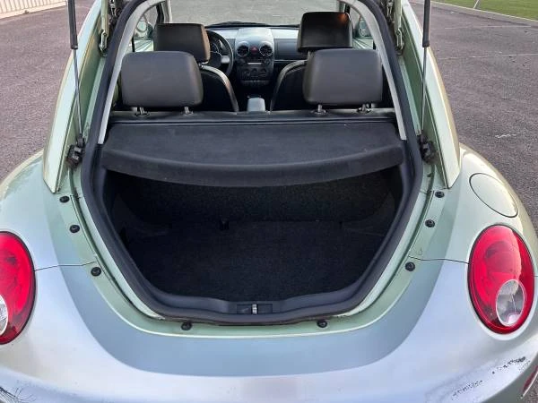 2006 Volkswagen New Beetle - Image 16 of 21