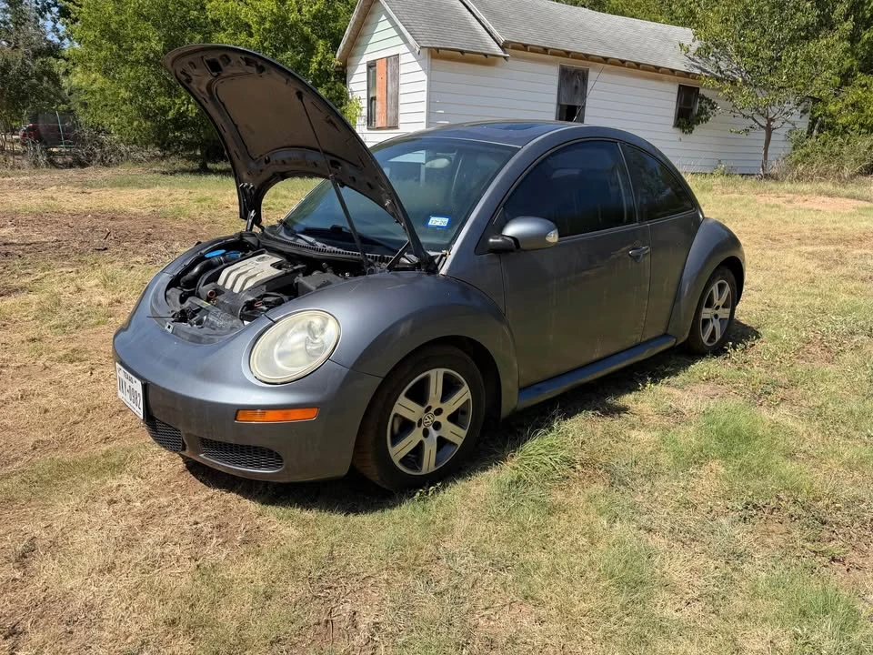 2006 Volkswagen New Beetle - Image 2 of 8