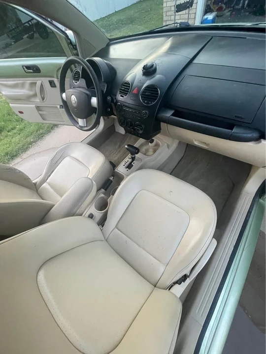 2006 Volkswagen New Beetle - Image 2 of 5