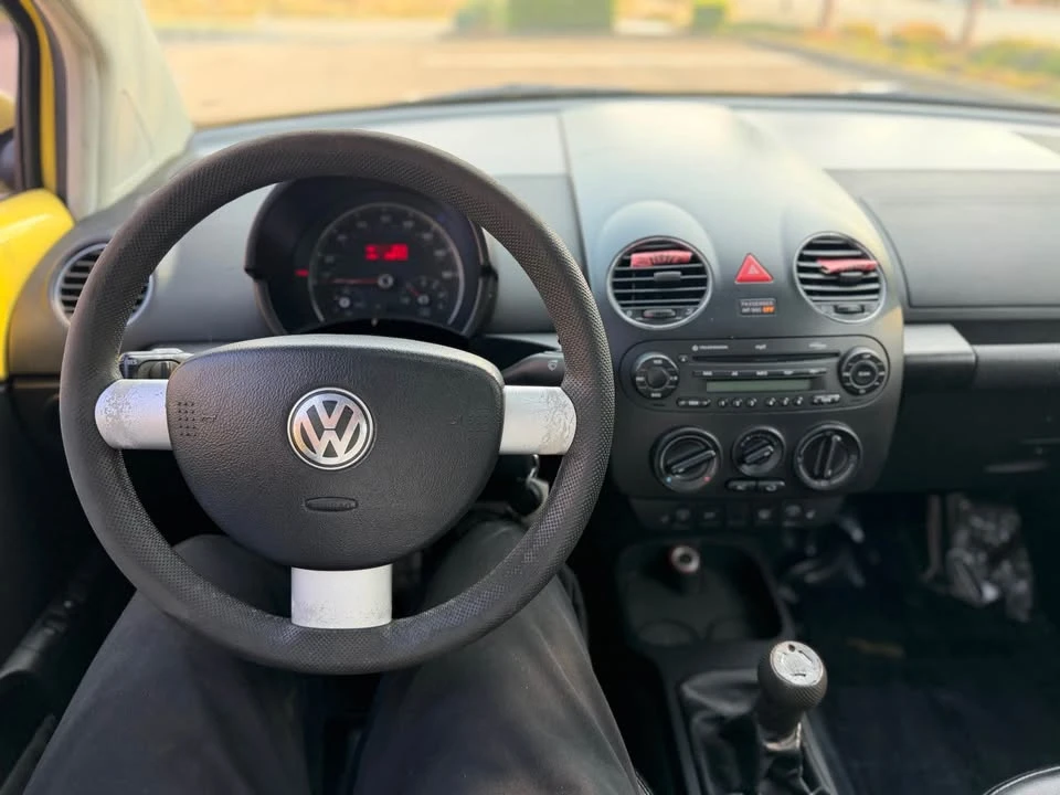 2006 Volkswagen New Beetle - Image 12 of 13