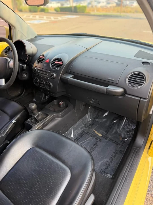 2006 Volkswagen New Beetle - Image 8 of 13