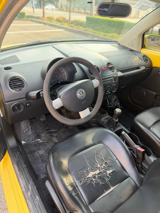 2006 Volkswagen New Beetle - Image 10 of 13