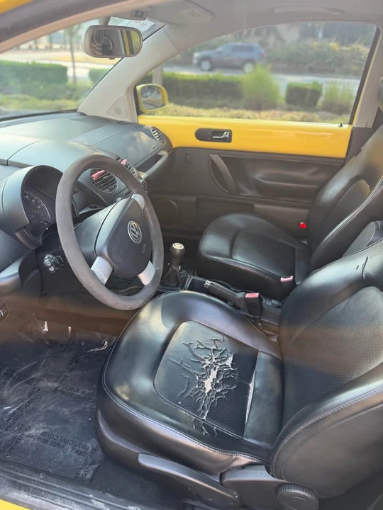 2006 Volkswagen New Beetle - Image 11 of 13