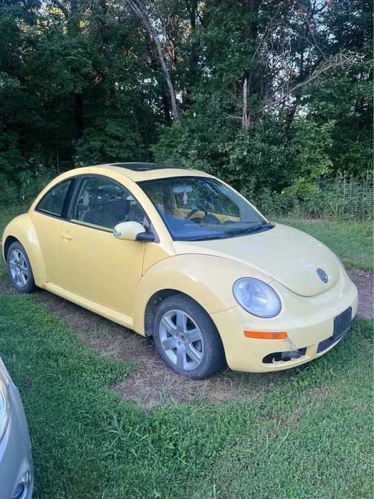 2006 Volkswagen New Beetle - Image 3 of 5