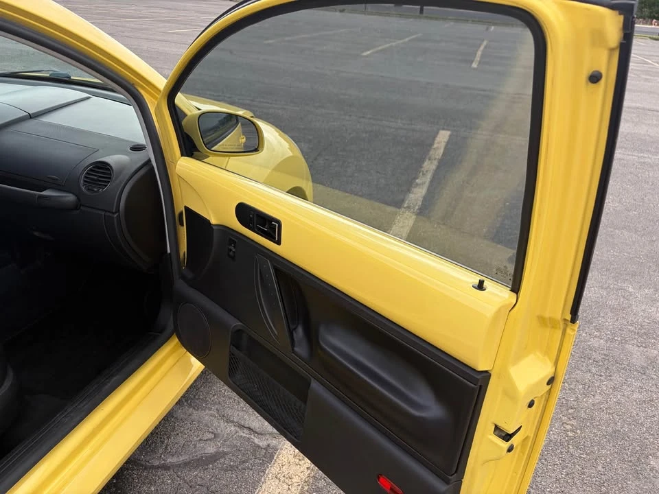 2006 Volkswagen New Beetle - Image 7 of 20