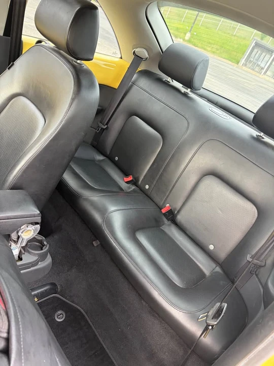 2006 Volkswagen New Beetle - Image 10 of 20