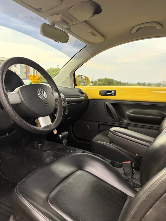 2006 Volkswagen New Beetle - Image 8 of 20