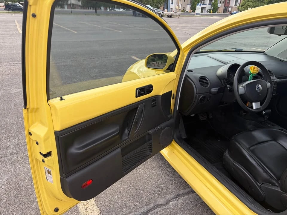 2006 Volkswagen New Beetle - Image 5 of 20
