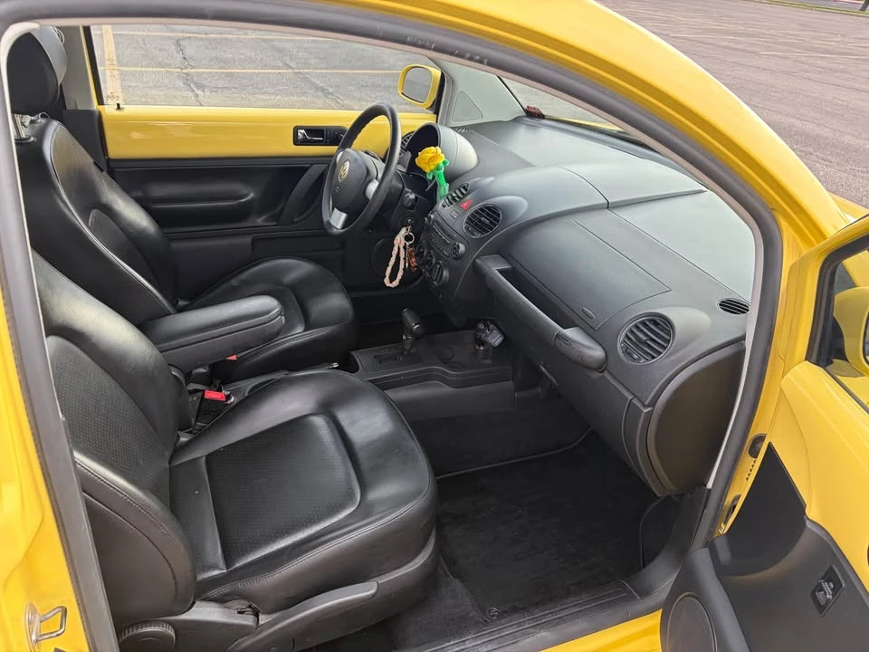 2006 Volkswagen New Beetle - Image 9 of 20