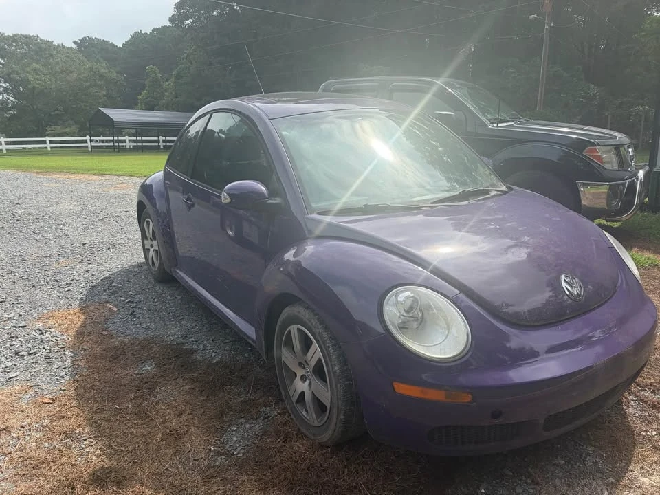 2006 Volkswagen New Beetle - Image 2 of 5