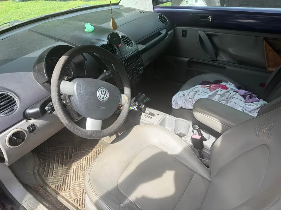 2006 Volkswagen New Beetle - Image 4 of 5