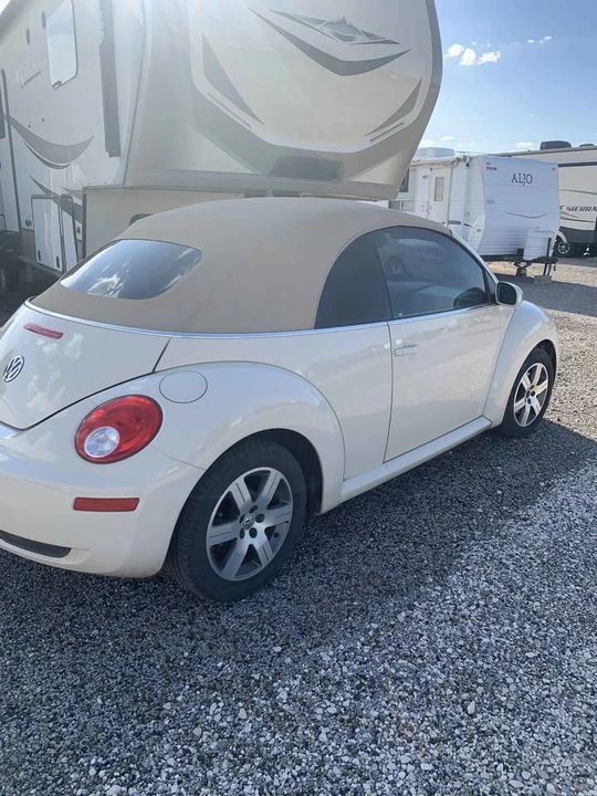 2006 Volkswagen New Beetle - Image 2 of 3