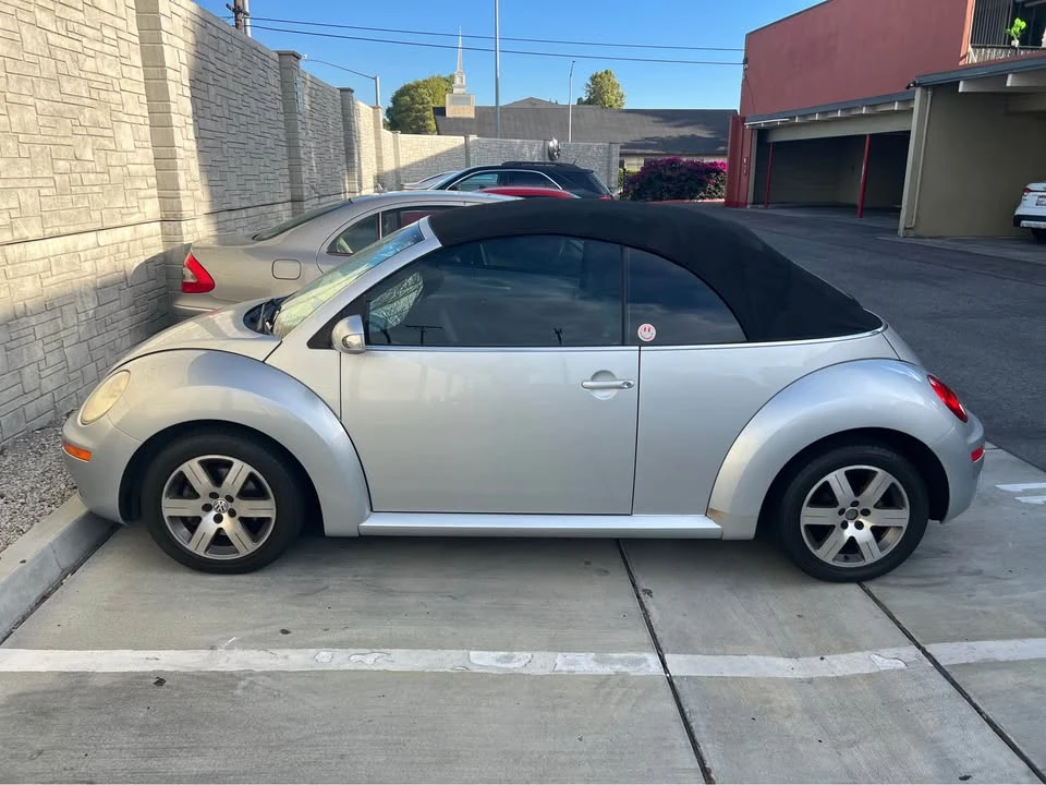 2006 Volkswagen New Beetle - Image 2 of 20