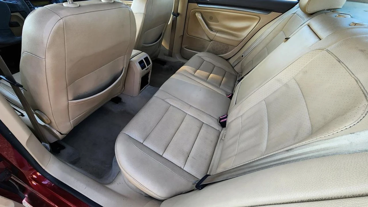 2006 Volkswagen A5 Jetta - Image 16 of 21