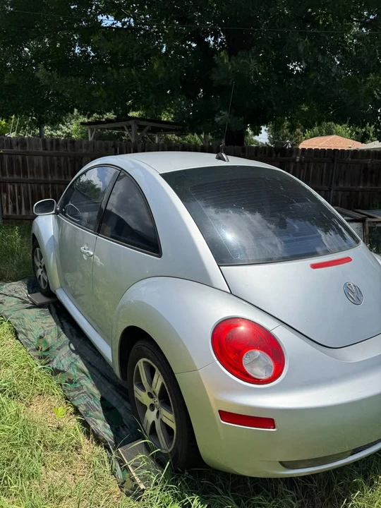 2006 Volkswagen New Beetle - Image 16 of 18