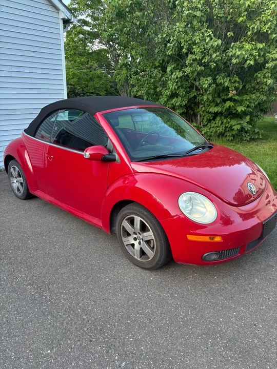 2006 Volkswagen New Beetle - Image 8 of 10