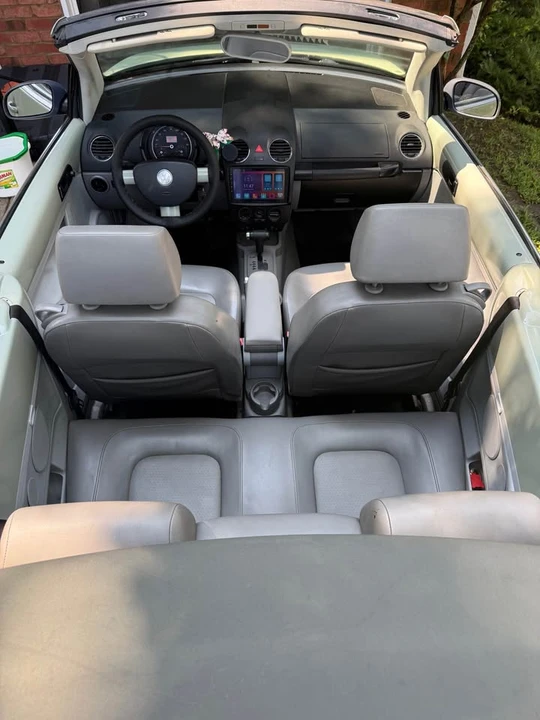 2006 Volkswagen New Beetle - Image 14 of 19