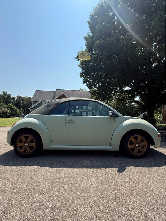 2006 Volkswagen New Beetle - Image 10 of 19
