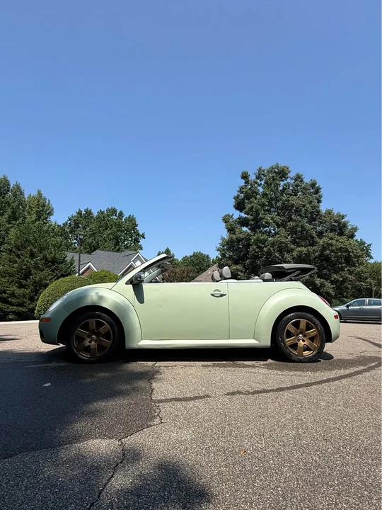 2006 Volkswagen New Beetle - Image 3 of 19