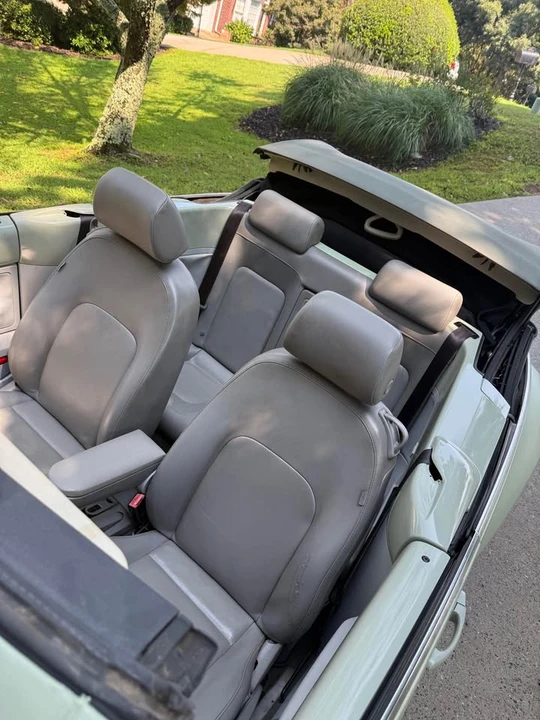 2006 Volkswagen New Beetle - Image 16 of 19