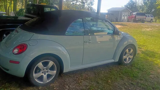 2006 Volkswagen New Beetle 2.5 Convertible 2D