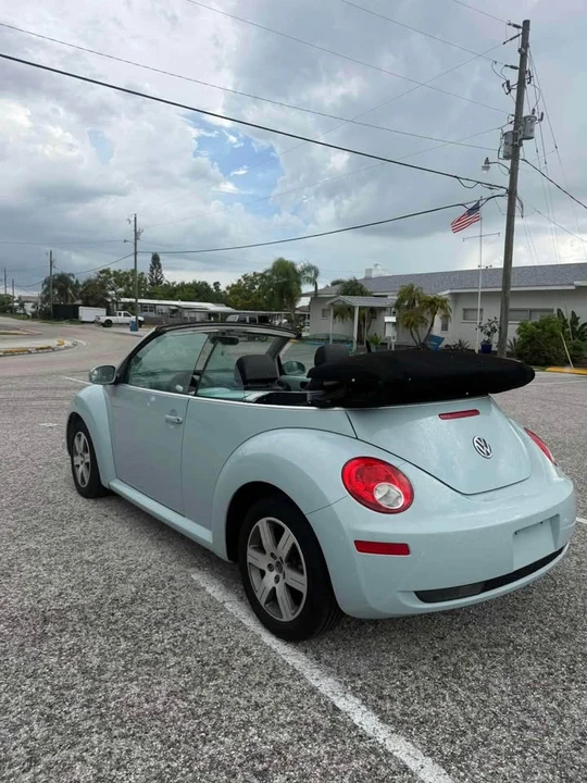 2006 Volkswagen New Beetle - Image 8 of 9