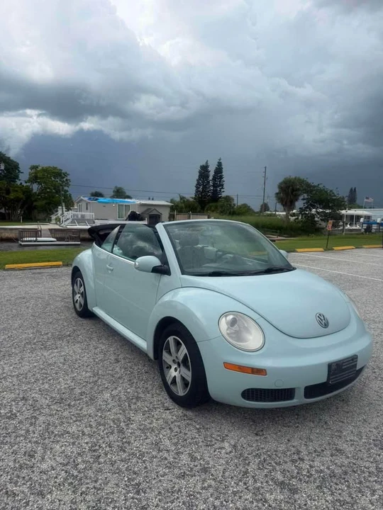 2006 Volkswagen New Beetle - Image 5 of 9