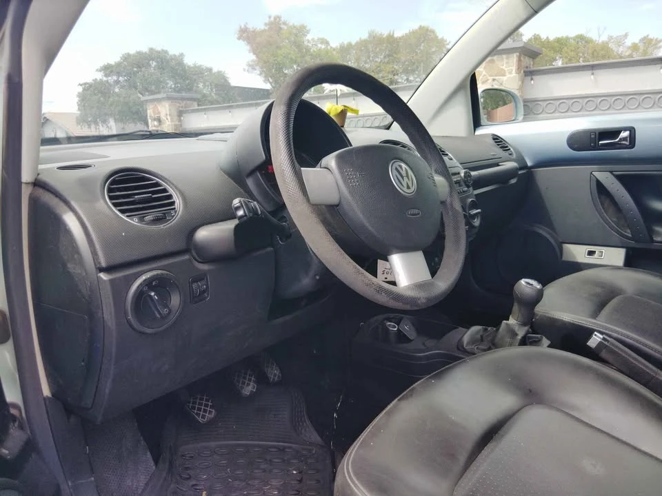 2006 Volkswagen New Beetle - Image 4 of 7