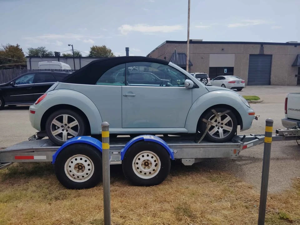 2006 Volkswagen New Beetle - Image 2 of 7