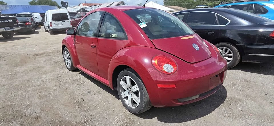 2006 Volkswagen New Beetle - Image 4 of 6