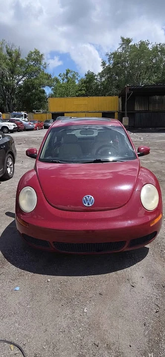 2006 Volkswagen New Beetle - Image 2 of 6