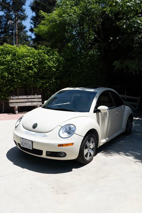 2006 Volkswagen New Beetle - Image 4 of 6