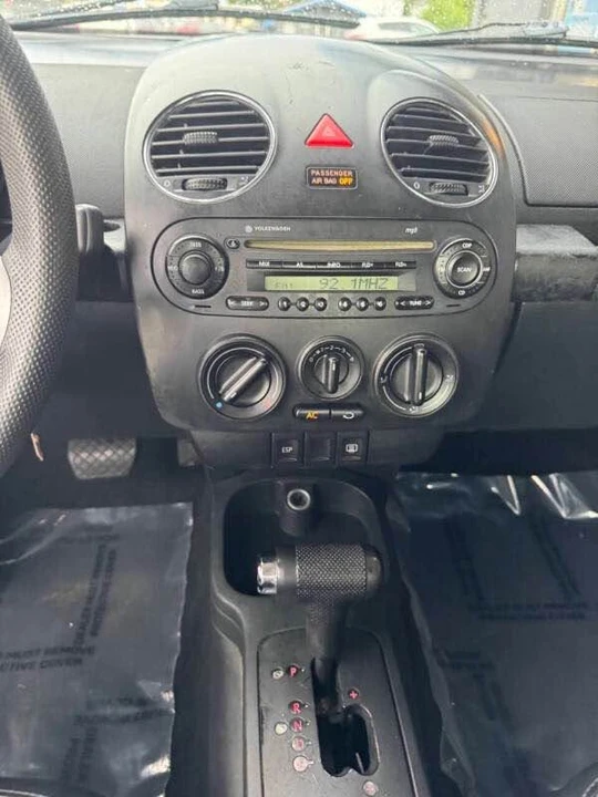 2006 Volkswagen New Beetle - Image 9 of 15