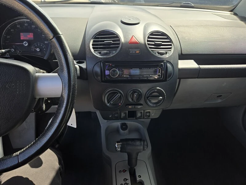 2006 Volkswagen New Beetle - Image 12 of 19