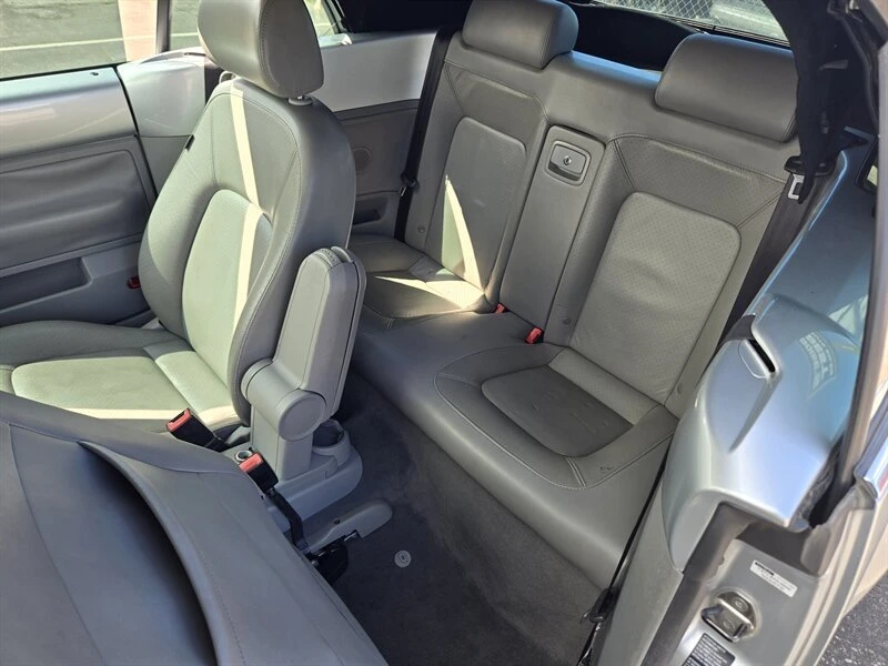 2006 Volkswagen New Beetle - Image 14 of 19