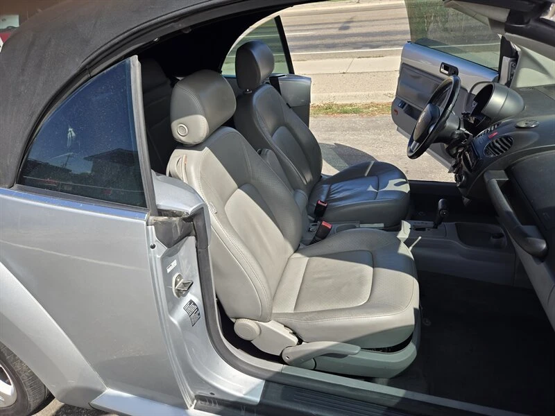 2006 Volkswagen New Beetle - Image 16 of 19