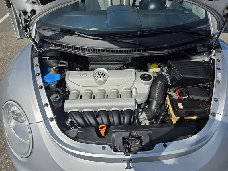 2006 Volkswagen New Beetle - Image 17 of 19