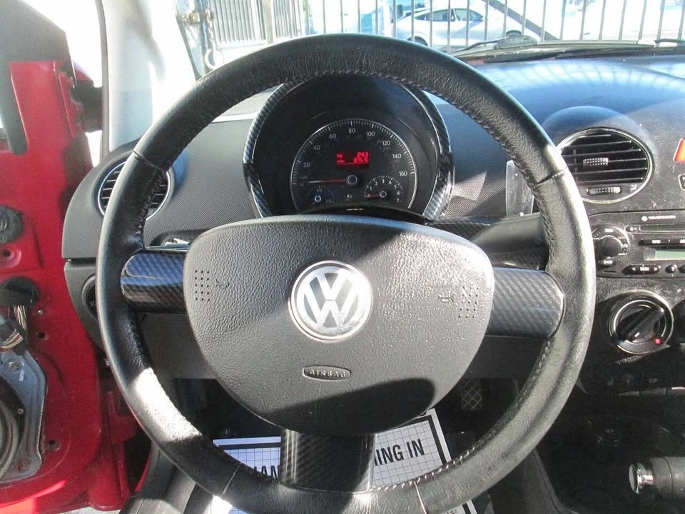 2006 Volkswagen New Beetle - Image 11 of 17
