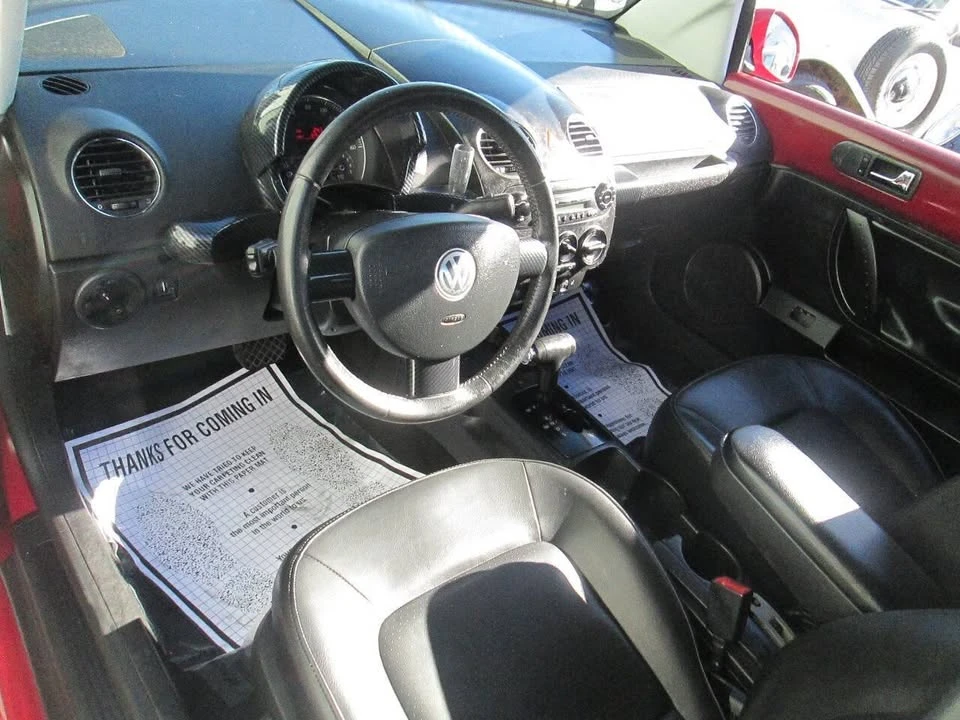 2006 Volkswagen New Beetle - Image 9 of 17