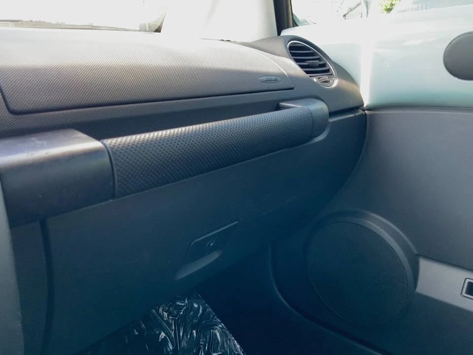 2006 Volkswagen New Beetle - Image 19 of 20