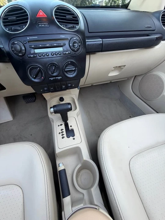 2006 Volkswagen New Beetle - Image 18 of 19