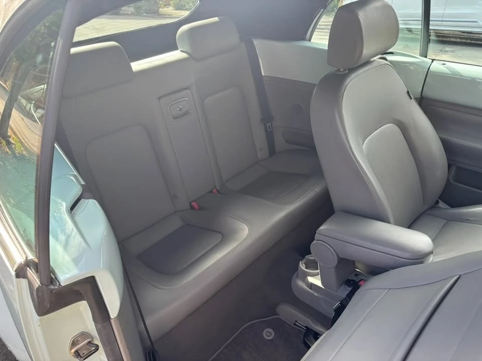 2006 Volkswagen New Beetle - Image 10 of 16