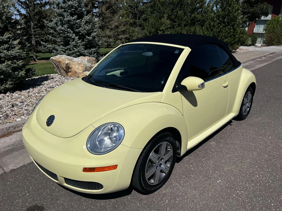 2006 Volkswagen New Beetle - Image 2 of 31