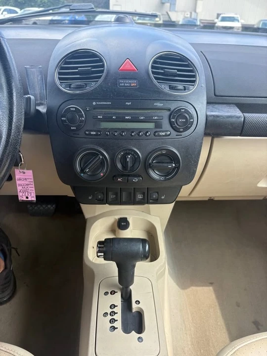 2006 Volkswagen New Beetle - Image 13 of 13