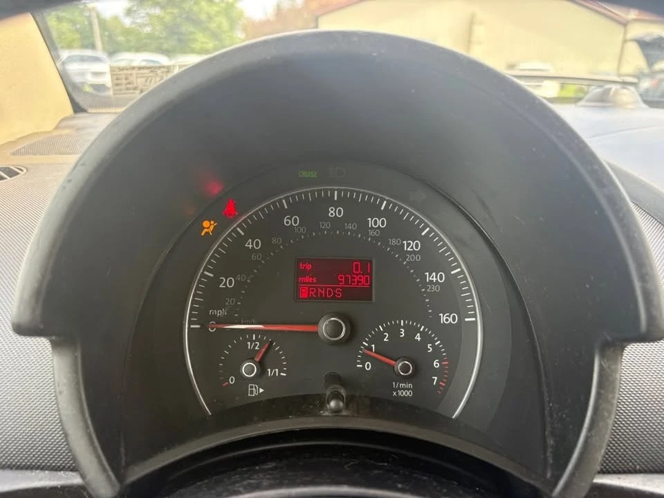 2006 Volkswagen New Beetle - Image 12 of 13