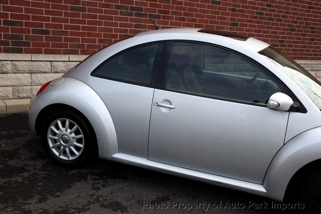 2006 Volkswagen New Beetle - Image 11 of 12