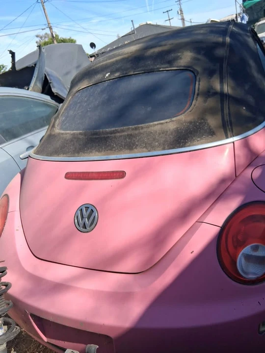 2006 Volkswagen New Beetle - Image 3 of 7